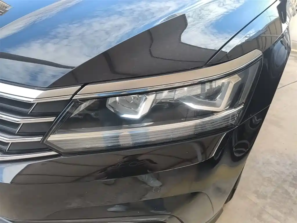 Volkswagen Passat 2017 — фото 24