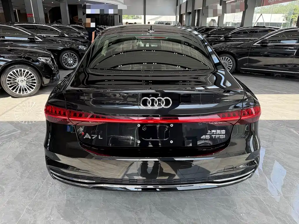 Audi A7L 2024 — фото 9