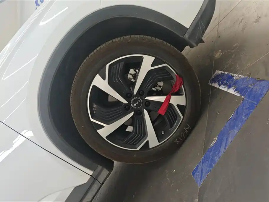 BYD Seal 05 DM-i 2025 — фото 6