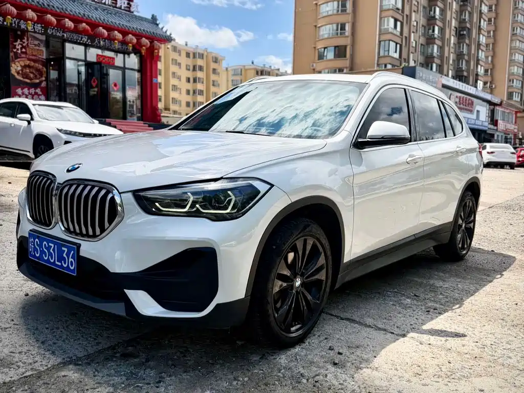 BMW X1 2021 — фото 1