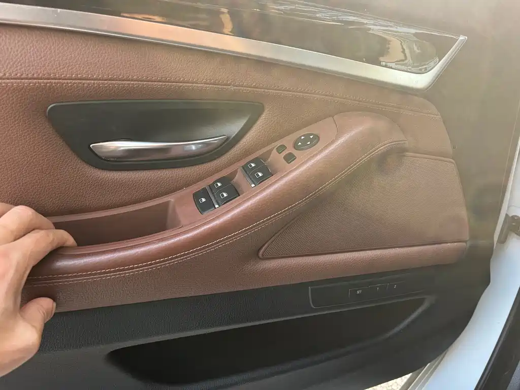 BMW 5 Series 2016 — фото 16