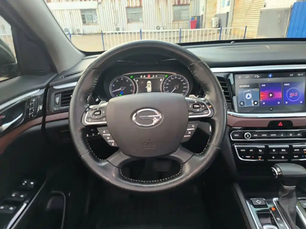 GAC Motor Trumpchi GS8 2019 — фото 11