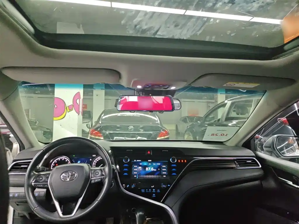 Toyota Camry 2021 — фото 18