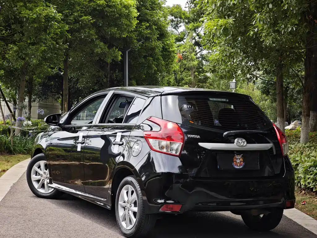 Toyota Yaris L 2014 — фото 6