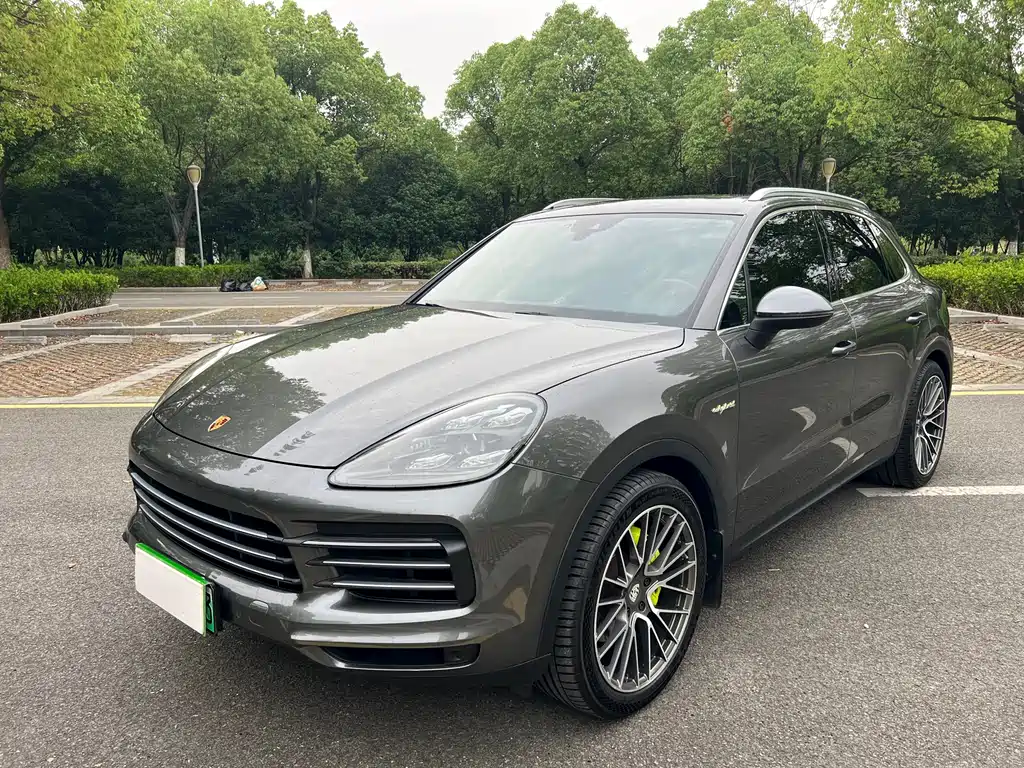 Porsche Cayenne Hybrid 2021 — фото 22