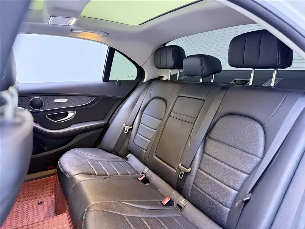 Mercedes-Benz C-Class 2019 — фото 16
