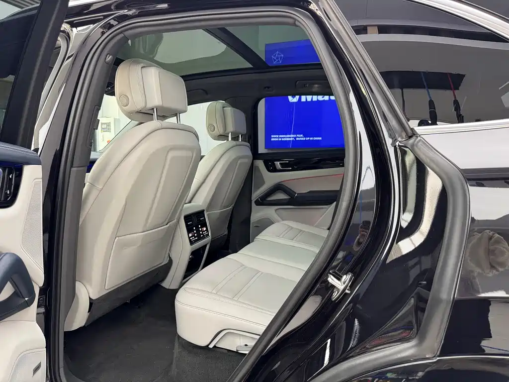 Porsche Cayenne 2018 — фото 24