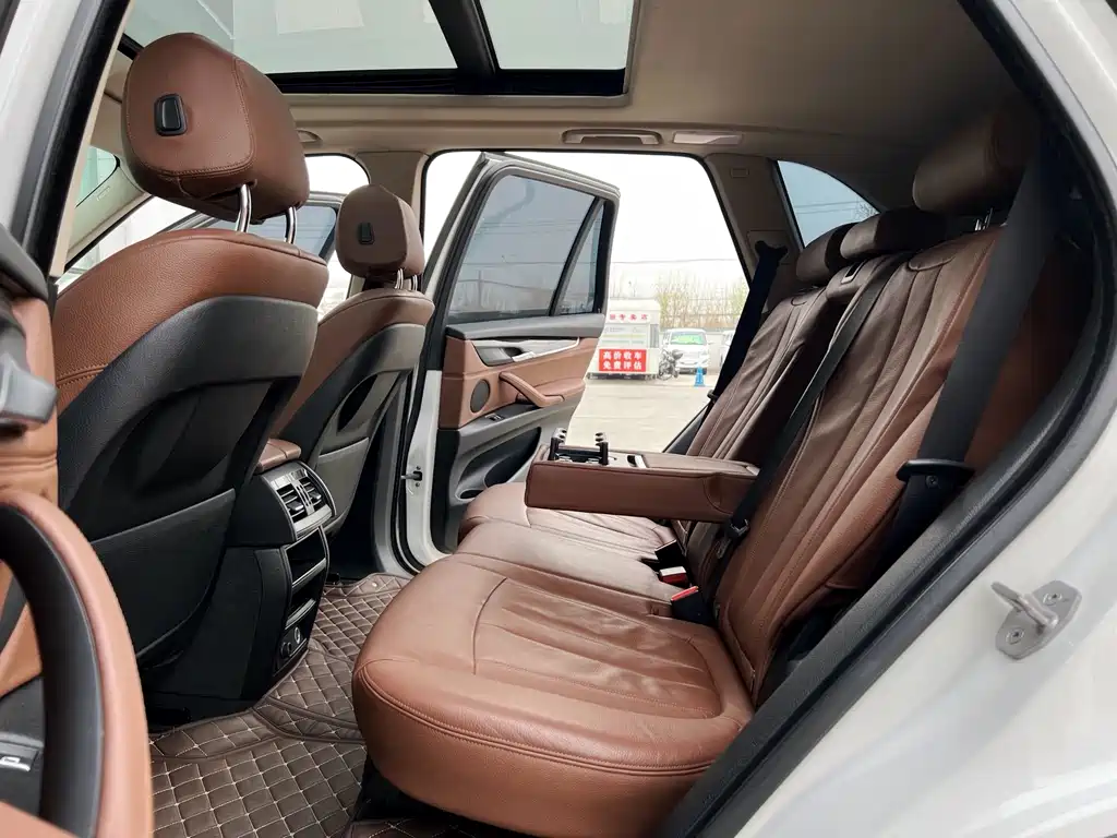 BMW X5 2015 — фото 17