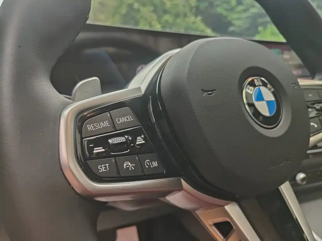 BMW 3 Series 2025 — фото 13
