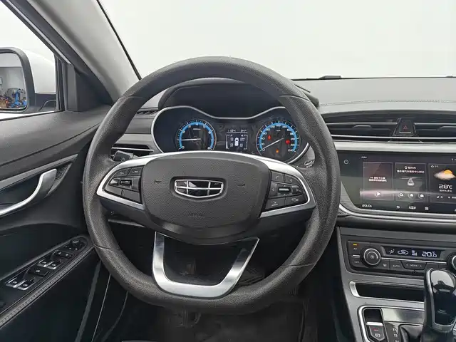 Geely Emgrand 2021 — фото 13