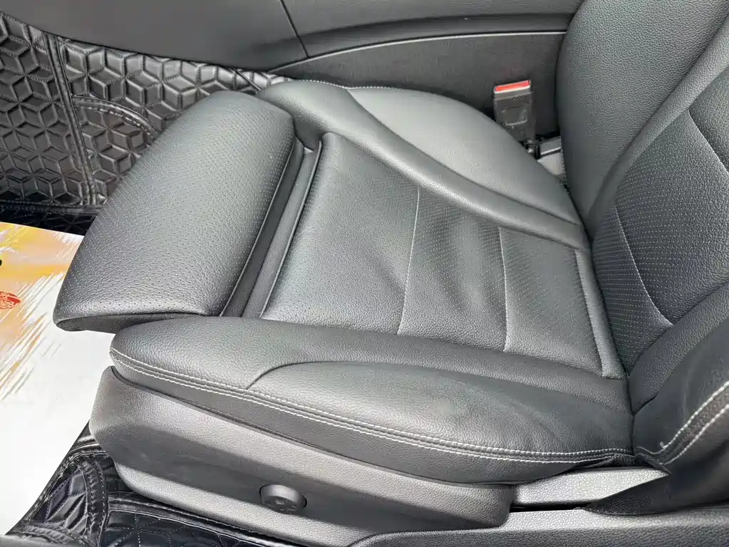 Mercedes-Benz C-Class 2020 — фото 18