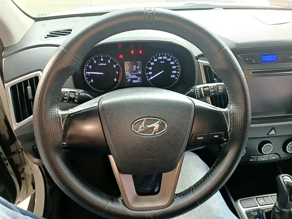 Hyundai ix25 2015 — фото 11