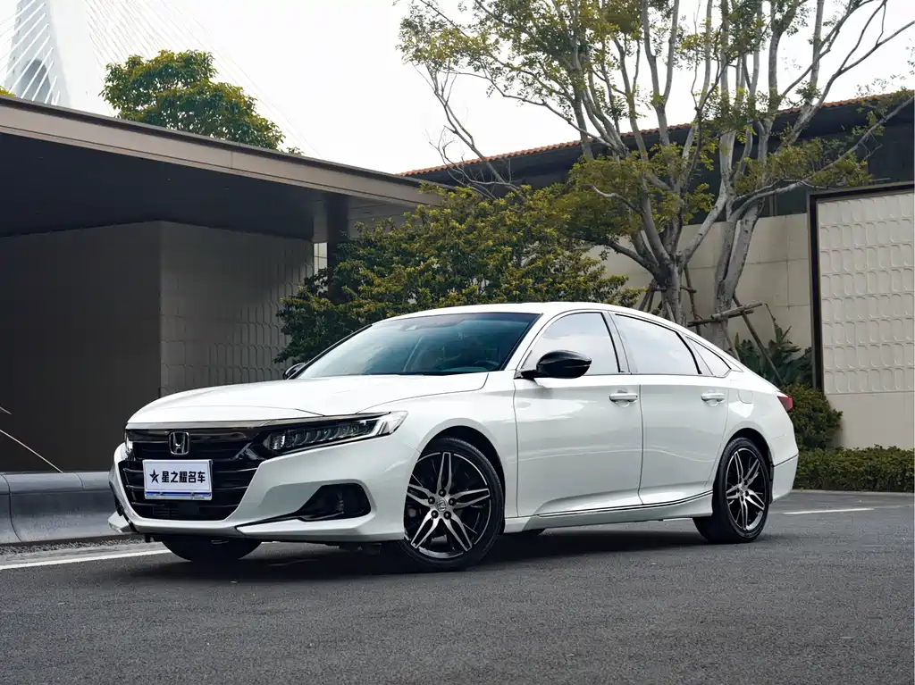 Honda Accord 2023 — фото 1