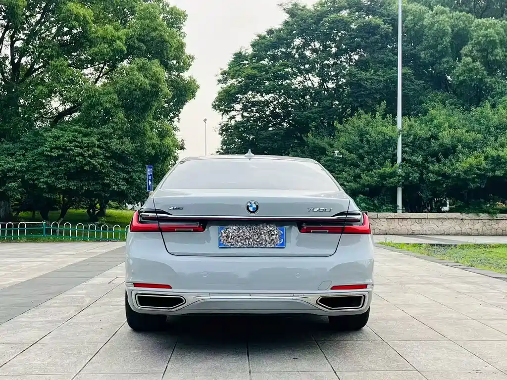 BMW 7 Series 2015 — фото 8