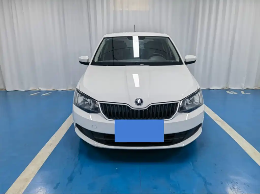 Skoda Fabia 2017 — фото 2