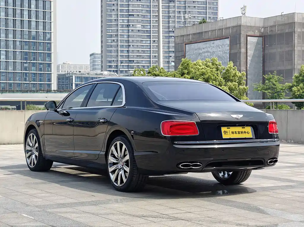 Bentley Flying Spur 2019 — фото 7