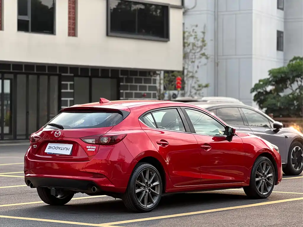 Mazda 3 Axela 2017 — фото 13