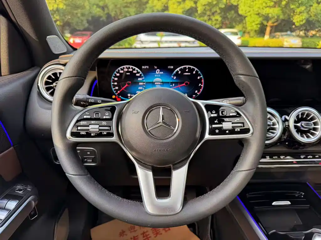 Mercedes-Benz GLB 2022 — фото 13