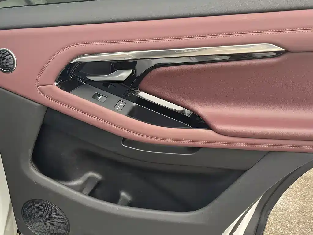 Land Rover Evoque 2023 — фото 11