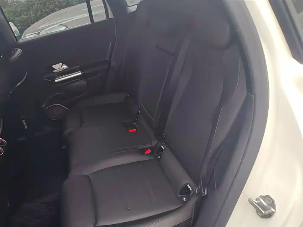 Mercedes-Benz GLA 2024 — фото 17
