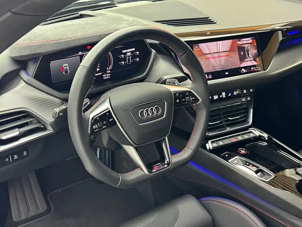 Audi RS e-tron GT 2023 — фото 12