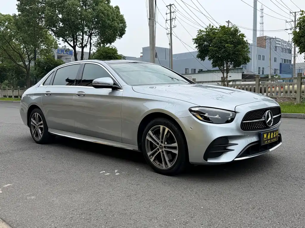 Mercedes-Benz E-Class 2023 — фото 3