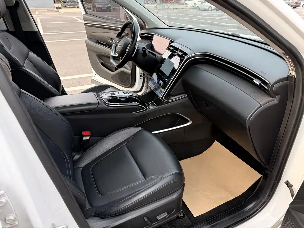 Hyundai Tucson 2022 — фото 10