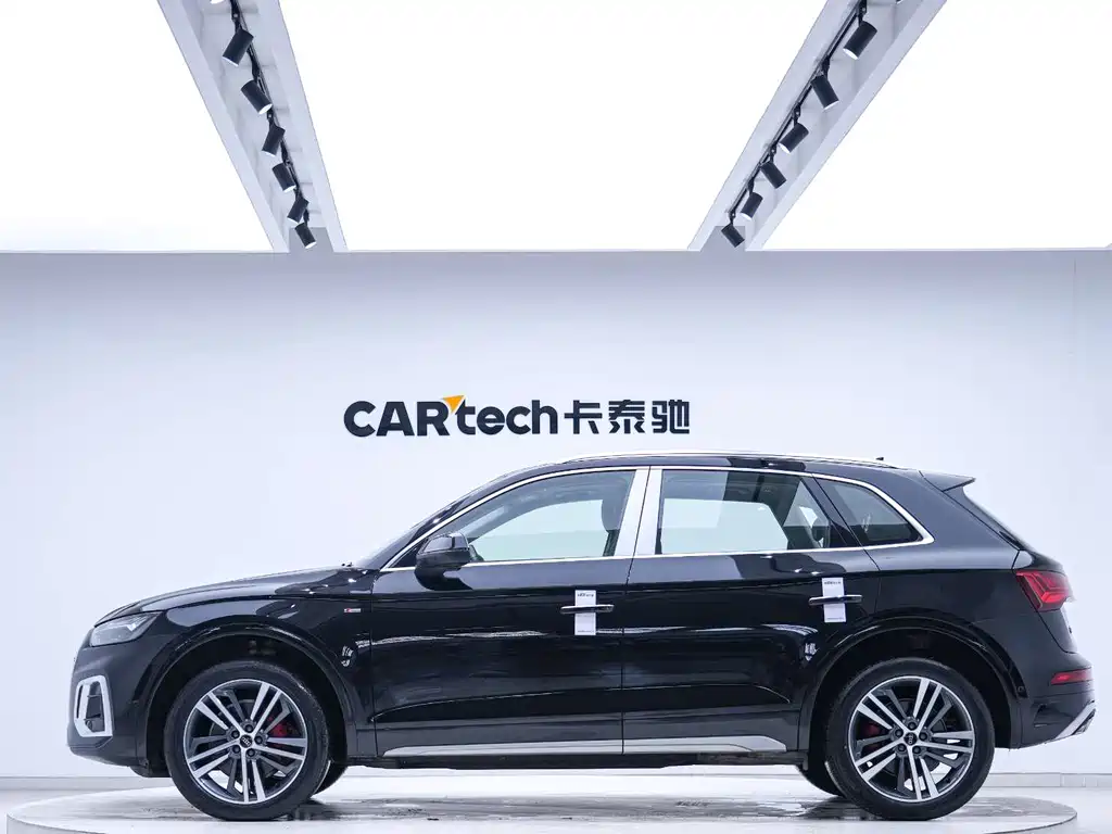 Audi Q5L 2022 — фото 2