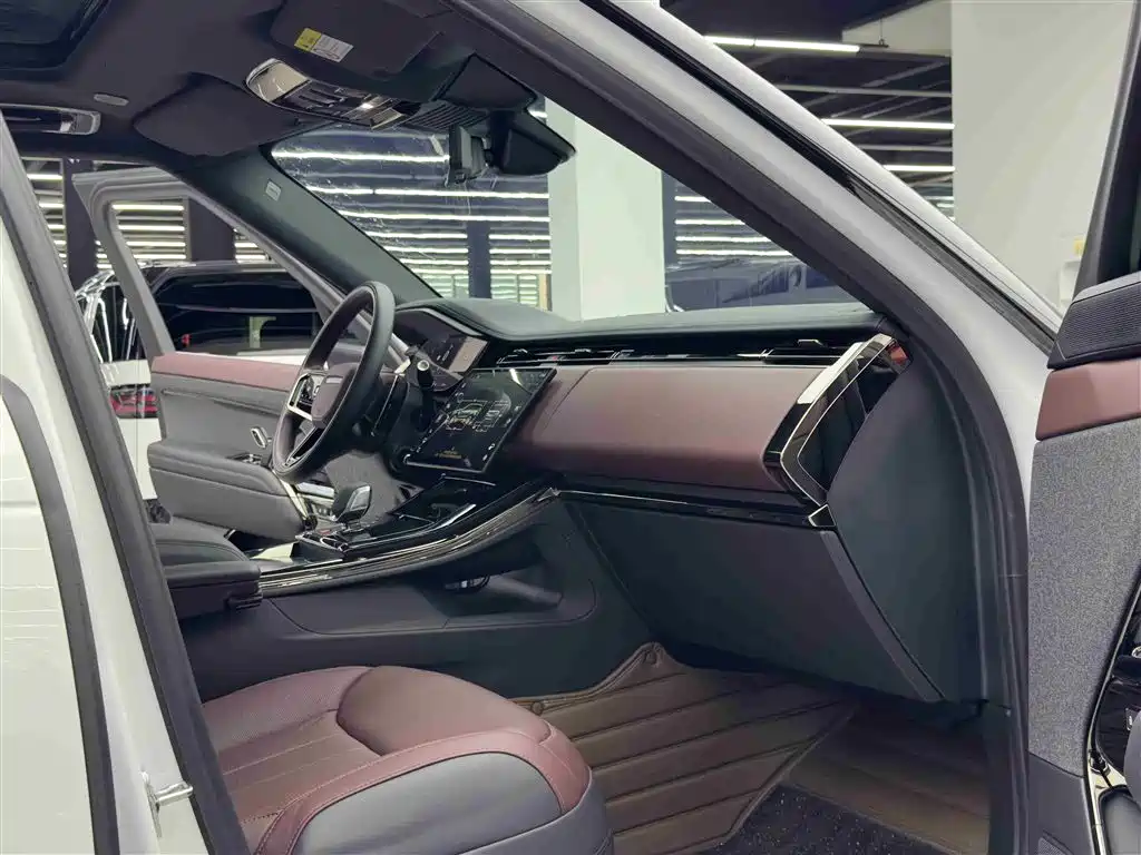 Land Rover Sport 2025 — фото 10