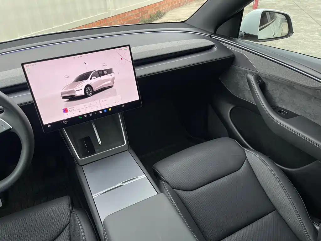 Tesla Model Y L 2025 — фото 28