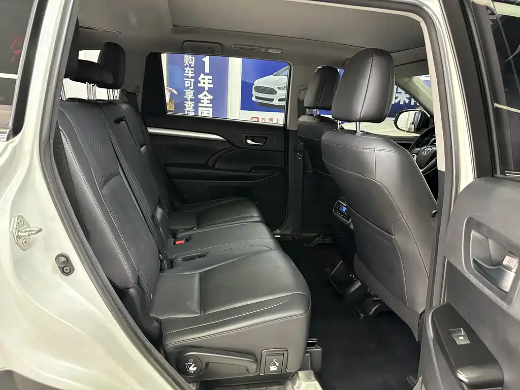 Toyota Highlander 2020 — фото 14