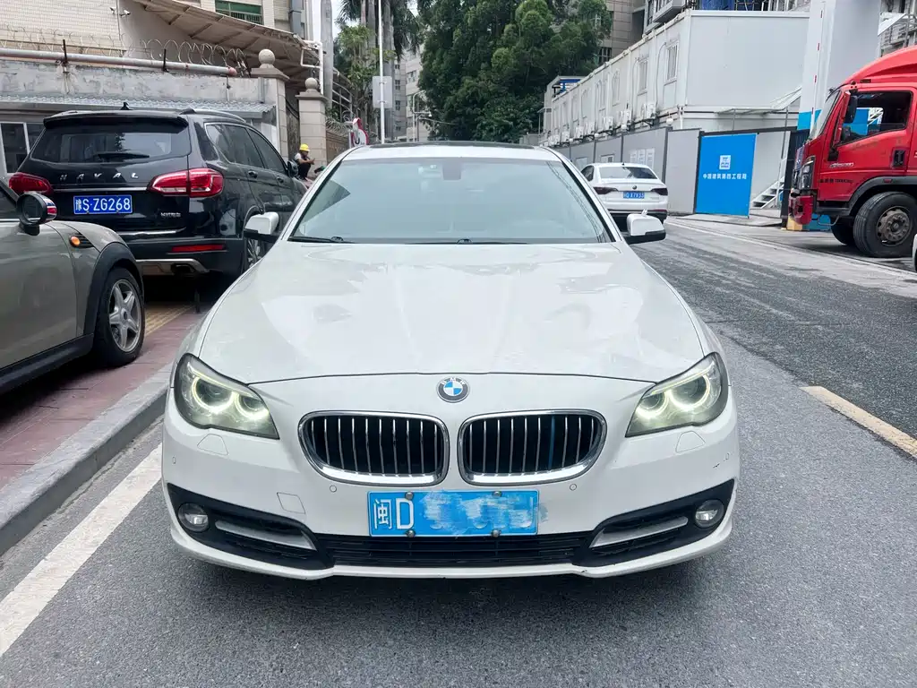 BMW 5 Series 2015 — фото 2