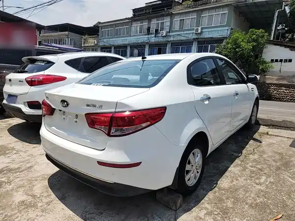 Kia K2 2015