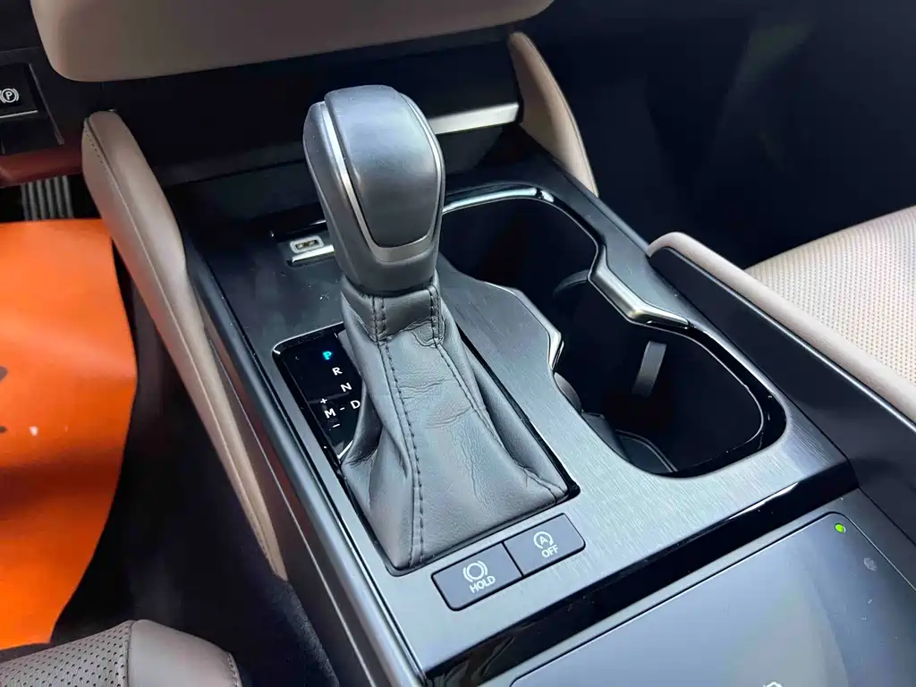 Lexus ES 2025 — фото 17