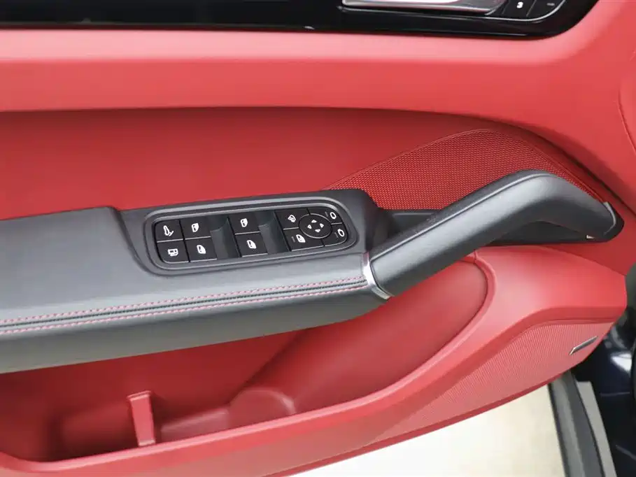 Porsche Cayenne Hybrid 2023 — фото 12