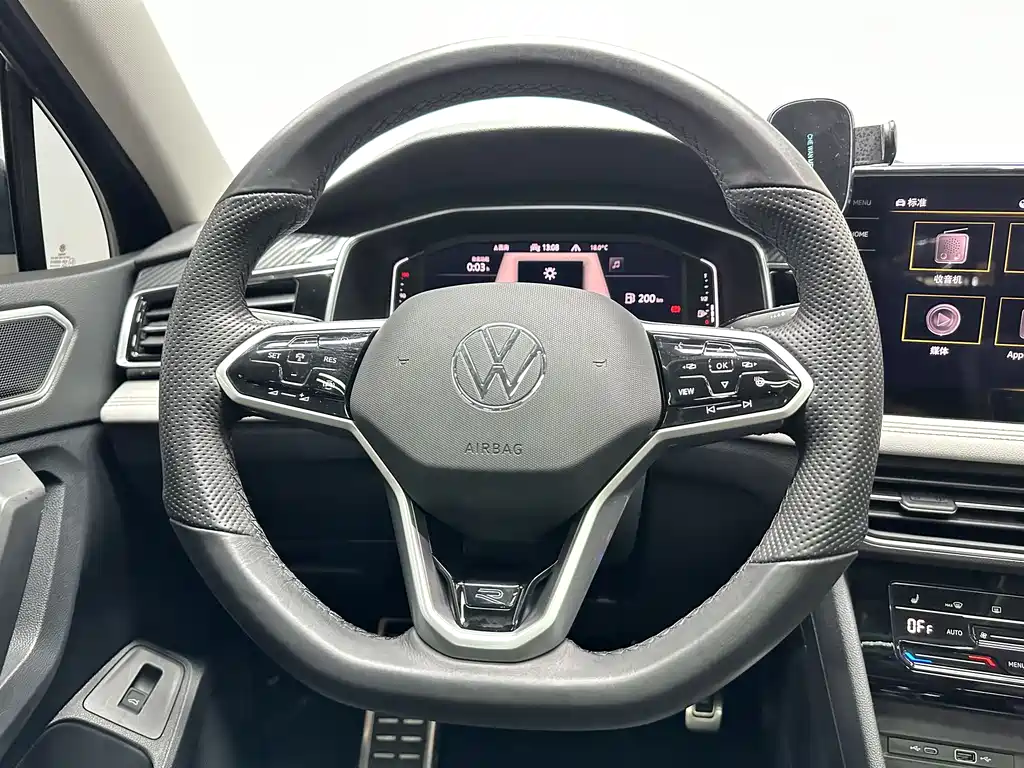 Volkswagen Tiguan L 2022 — фото 16