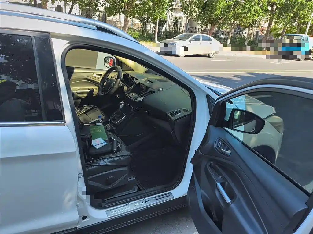 Ford Kuga 2015 — фото 20