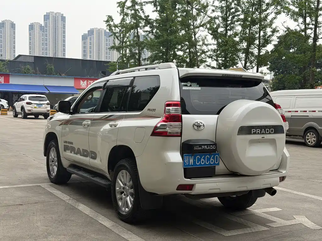 Toyota Prado 2016 — фото 19