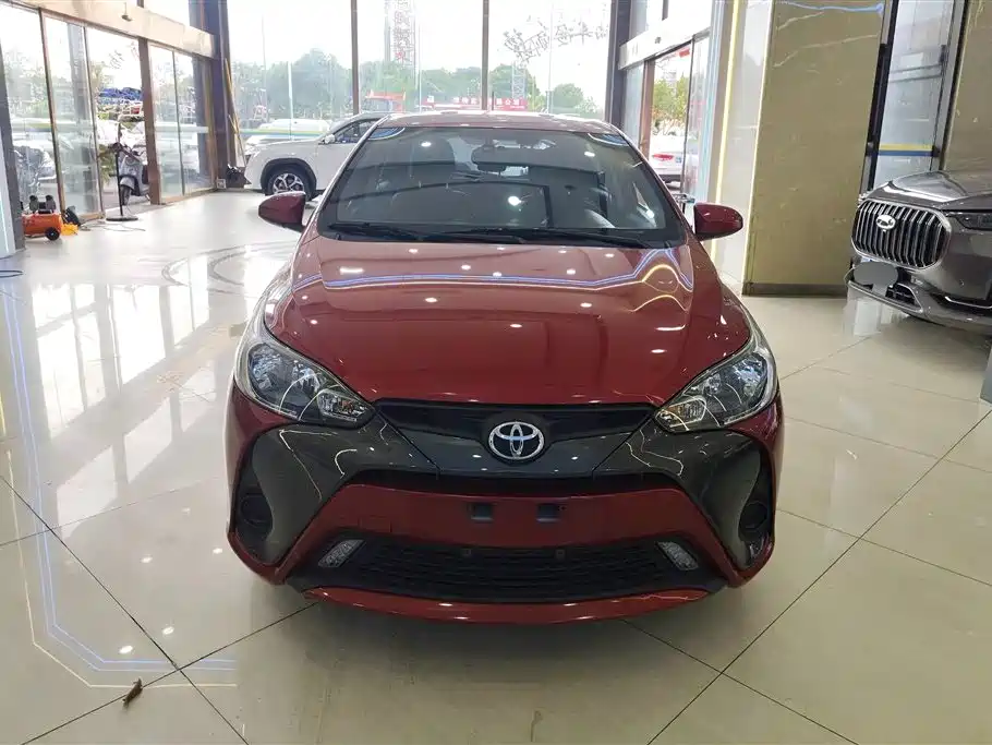 Toyota Yaris L 2021 — фото 2