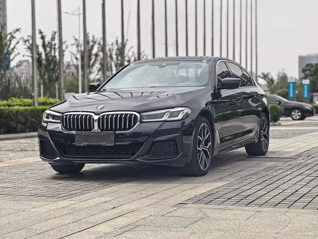 BMW 5 Series 2021 — фото 1