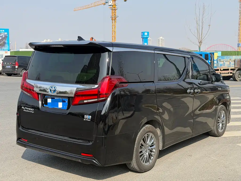 Toyota Alphard 2021 — фото 9
