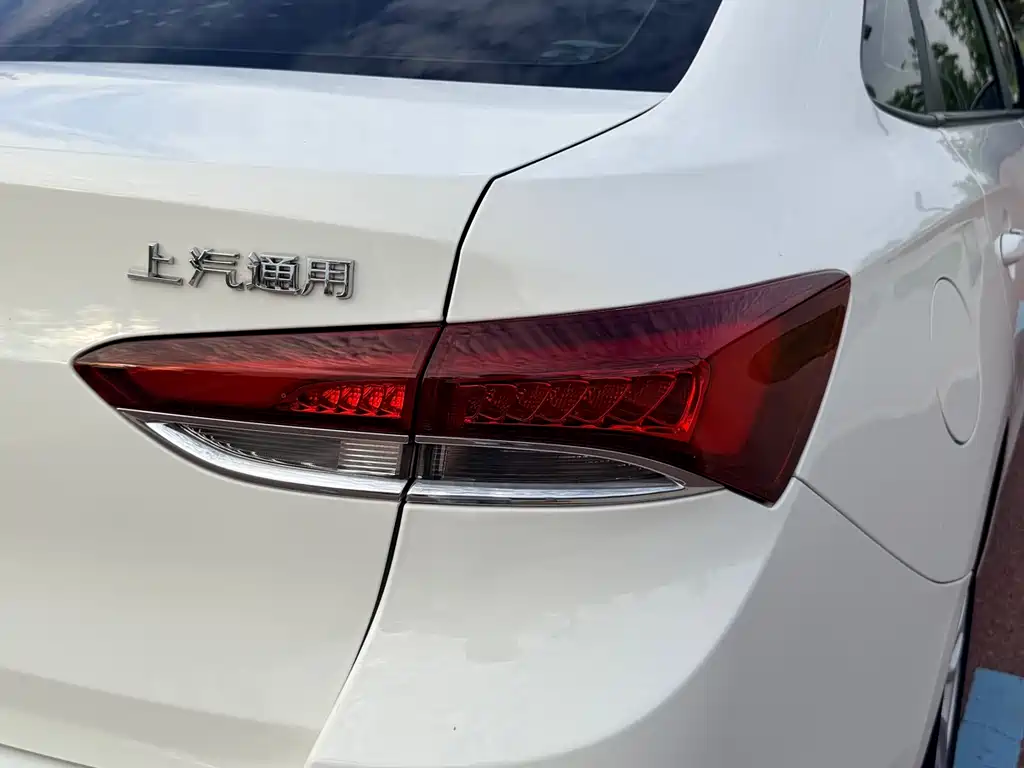 Buick Excelle 2021 — фото 25
