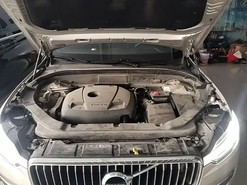 Volvo XC60 2021 — фото 20