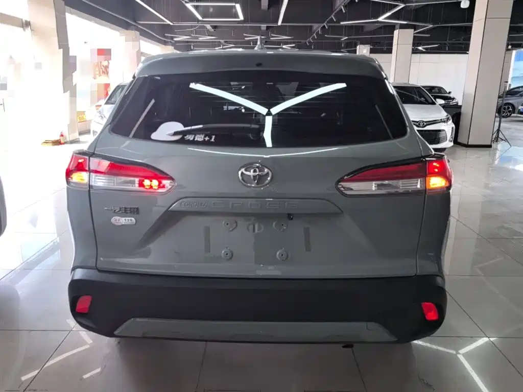 Toyota Corolla Cross 2023 — фото 4