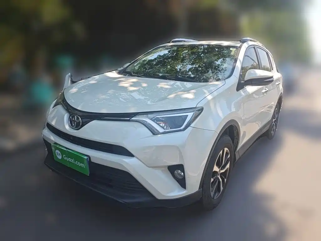 Toyota RAV4 2017 — фото 2