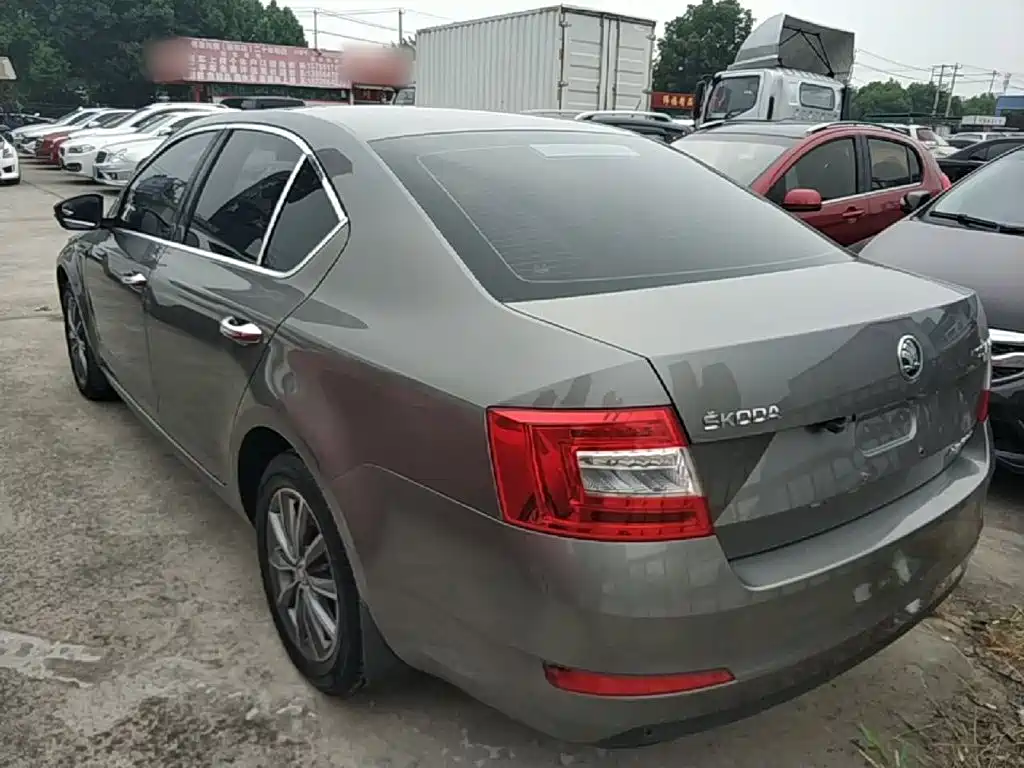 Skoda Octavia 2017 — фото 5