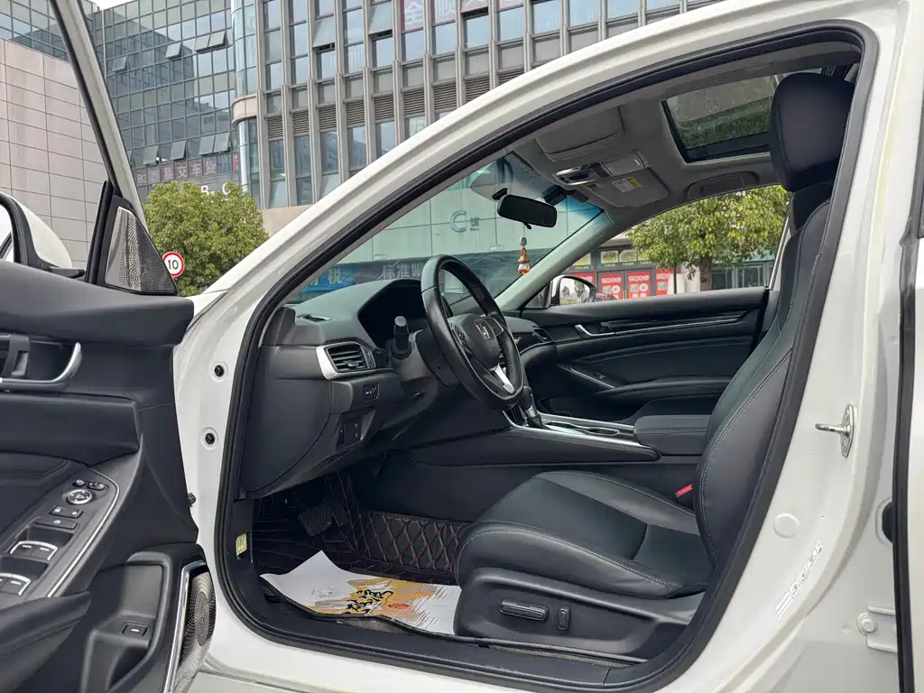 Honda Accord 2023 — фото 10