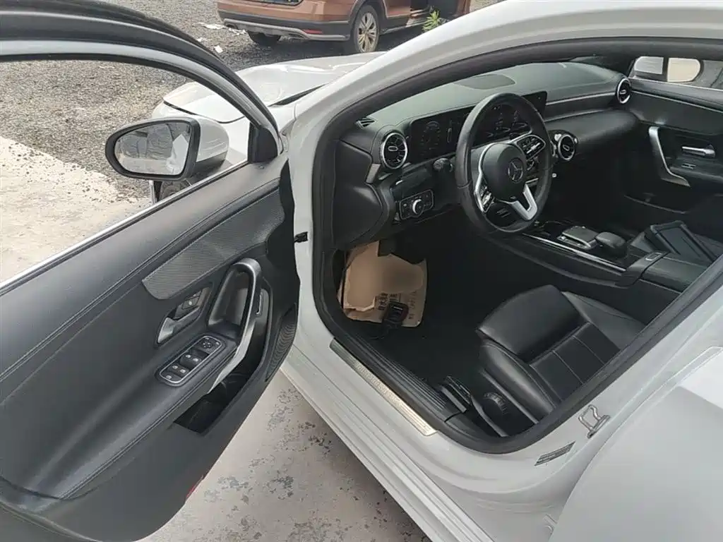 Mercedes-Benz A-Class 2021 — фото 16