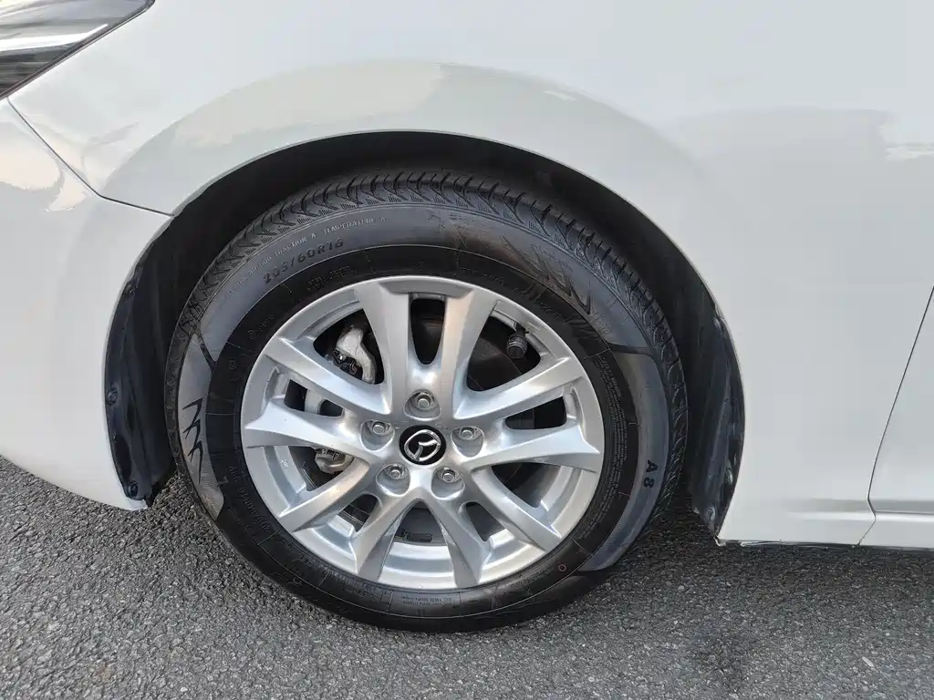 Mazda 3 Axela 2017 — фото 17