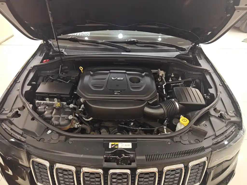 Jeep Grand Cherokee 2019 — фото 21